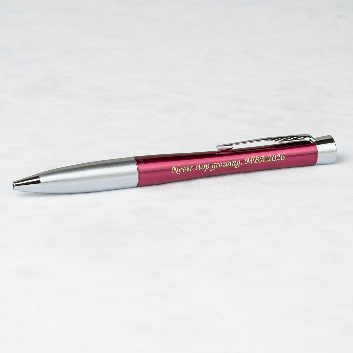 Długopis Parker Urban Magenta CT [2143642] z personalizowanym grawerem &bdquo;Never stop growing. MBA 2026&rdquo;.